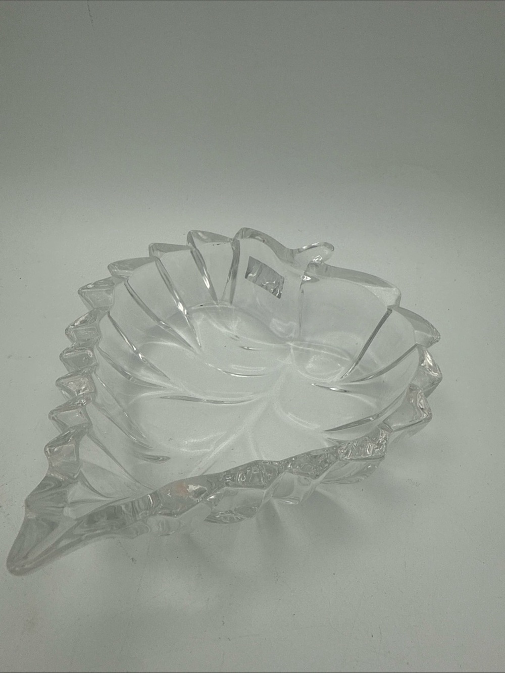 Marquis by Waterford Crystal leaf-shaped trinket or candy dish Germany 6.5x5.5”
